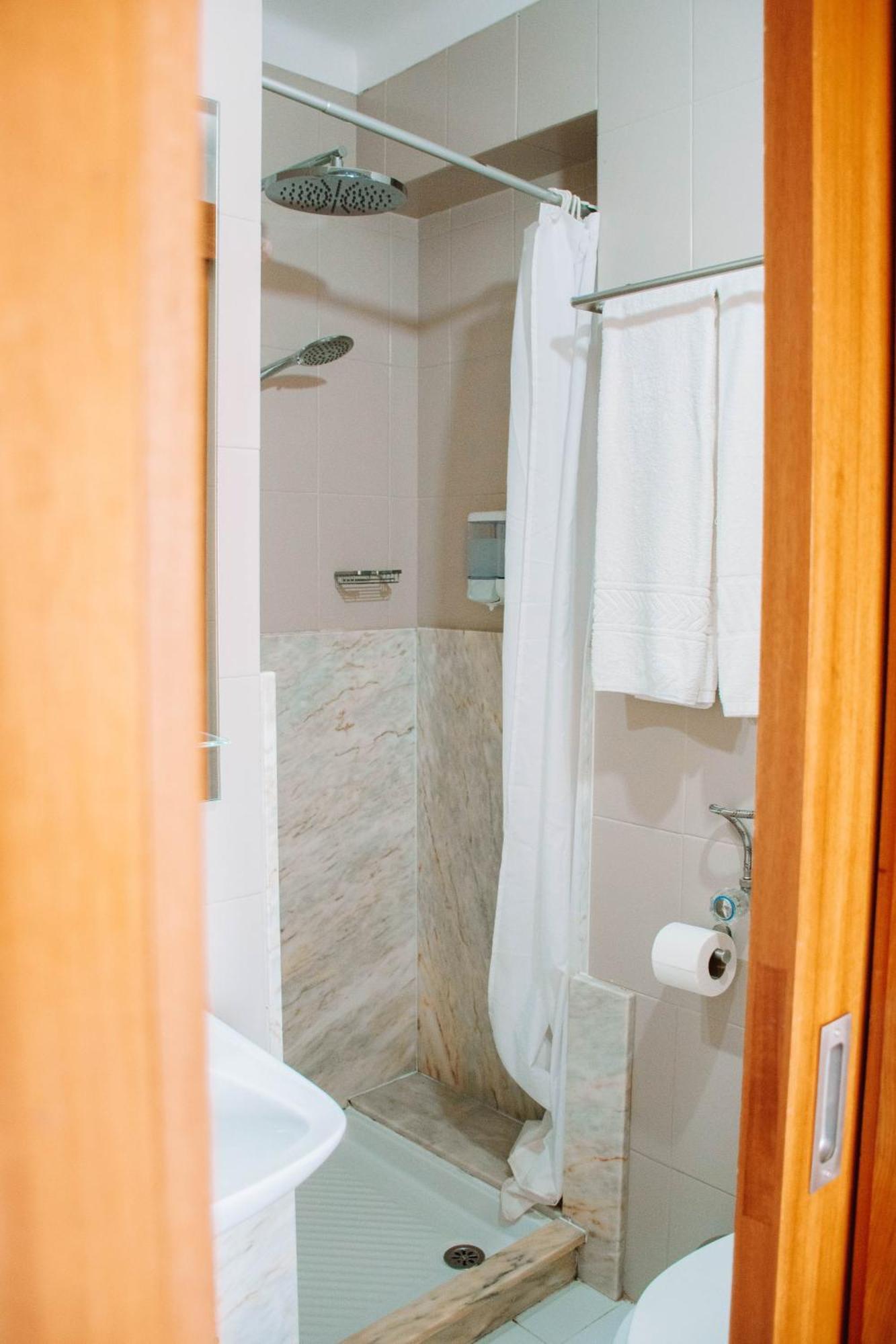 Arca Nova Guest House - كامينيا الغرفة الصورة